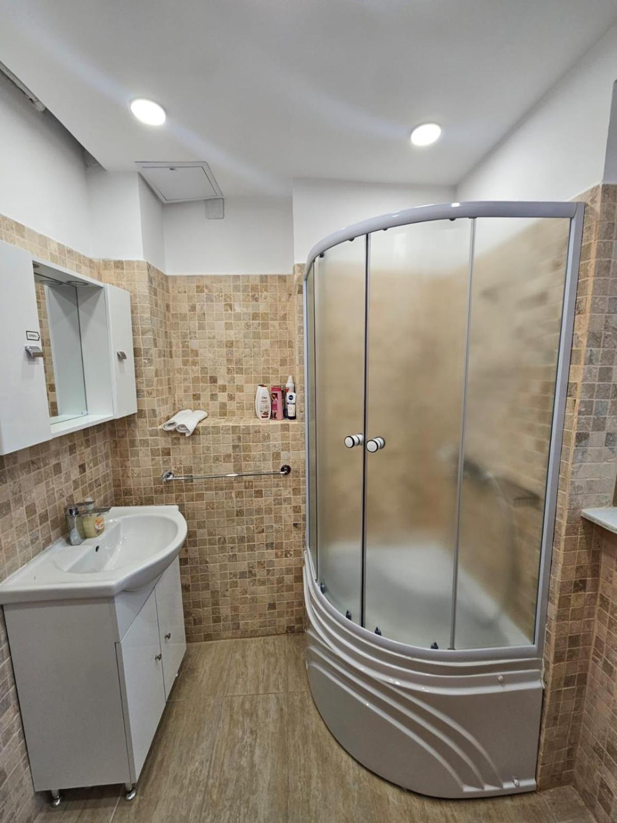 Apartamento Alt Studio Bucarest Exterior foto